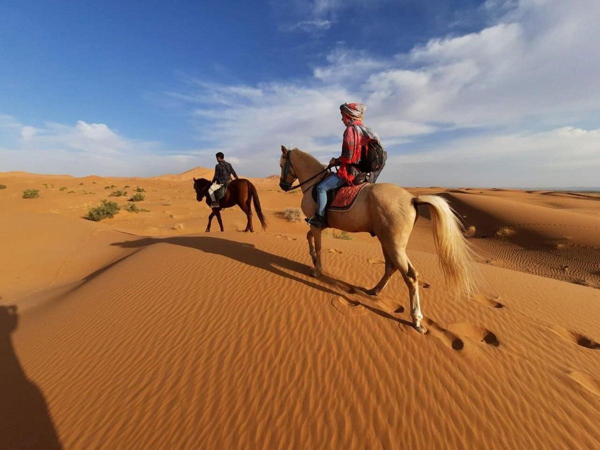 Riad Caravasar Merzouga Exterior foto